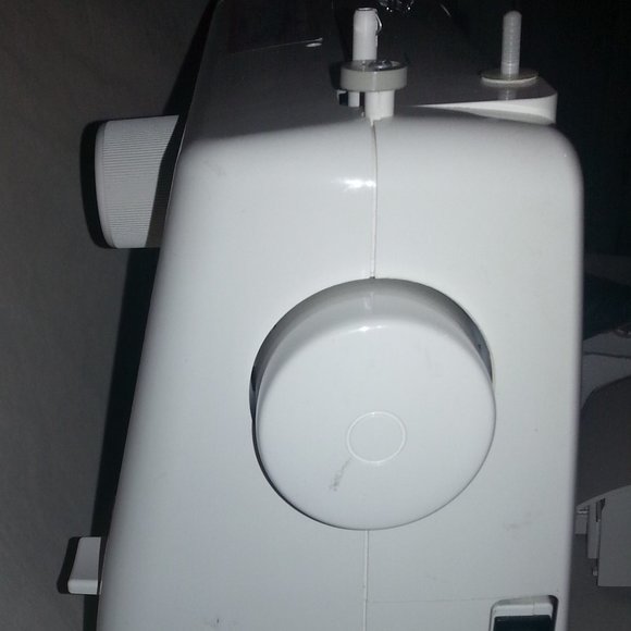 BROTHER Sewing Machine LX-3125 Portable 14 Stitch - Picture 6 of 10